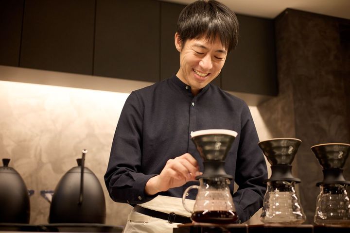 僕の淹れたコーヒーが美味しいと思うのは、肩書のせいかなと笑う。