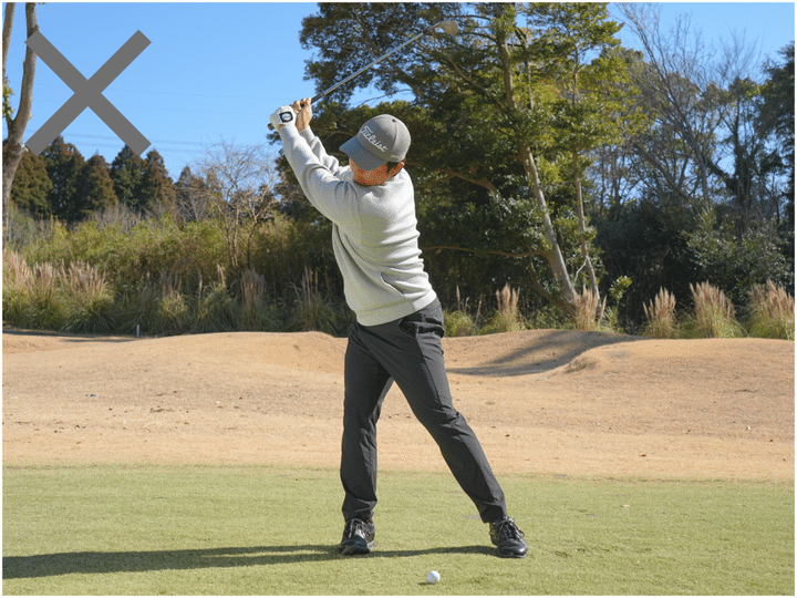 ウェッジショット、どっちが正解？大きなミスを出さない打ち方はコレ