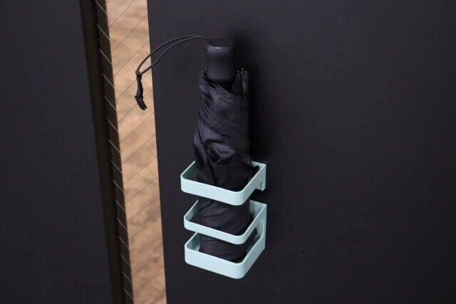 ダイソーの傘立て（マグネットタイプ、グリーン）3