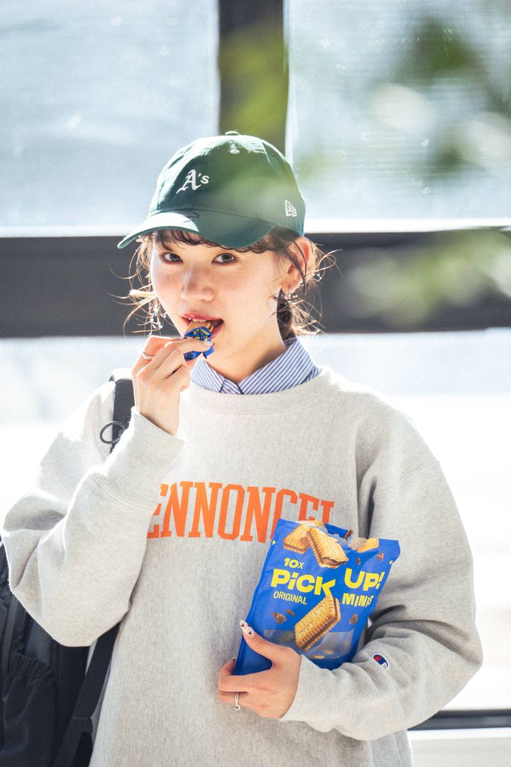 “白いティアードスカート”は甘くも辛くも着られて重宝！デイリーコーデ2選【FUDGE FRIEND おしゃれさんの毎日コーディネート｜UMI】