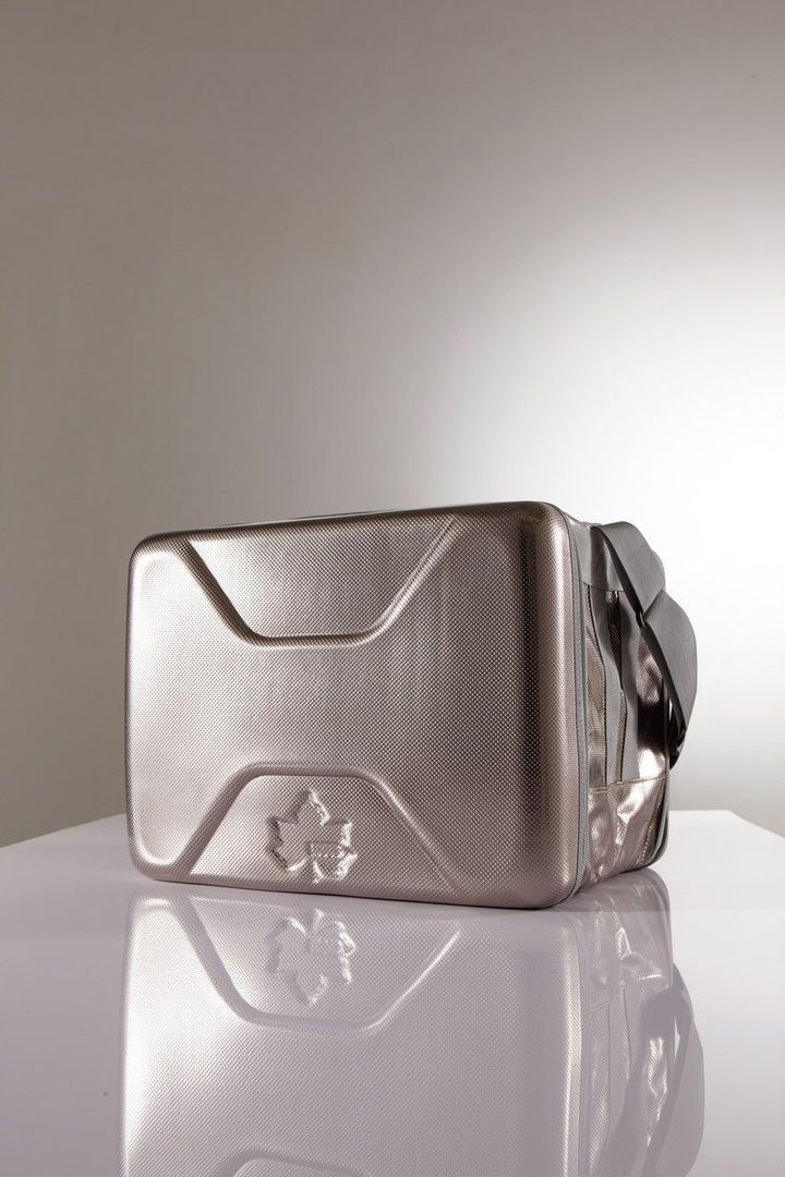 「ハイパー氷点下クーラーXL」¥15,400