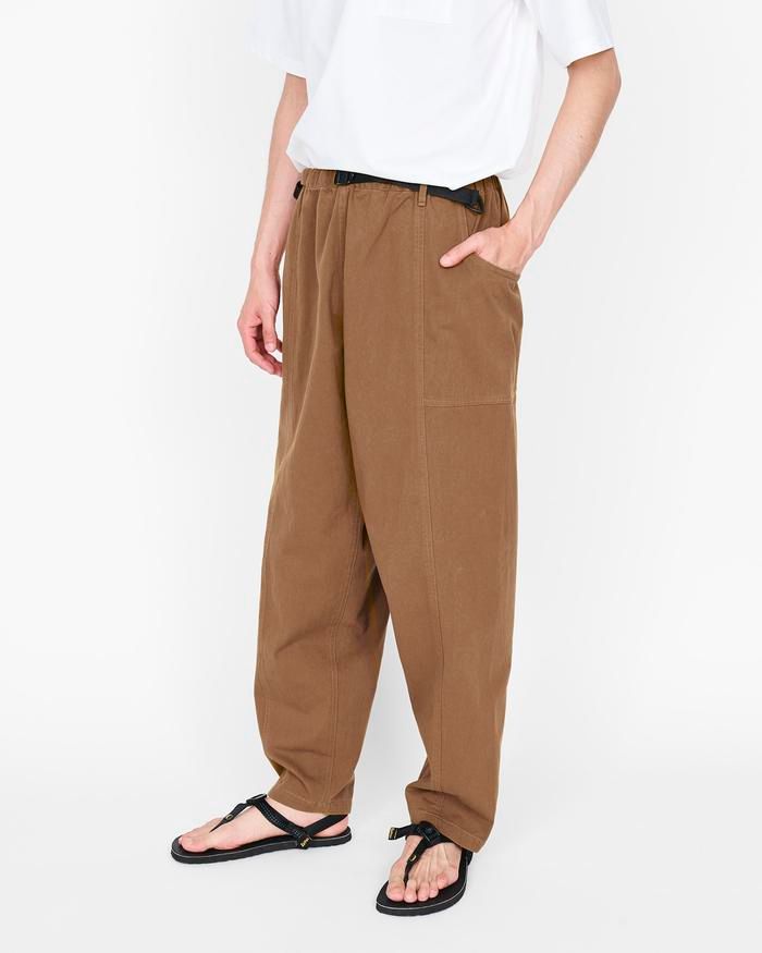 ROKXのカーガパンツ