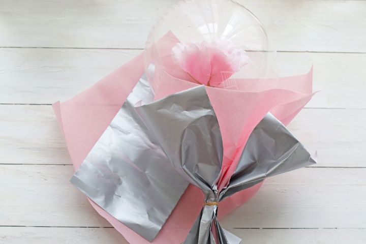 バルーンフラワーを包む