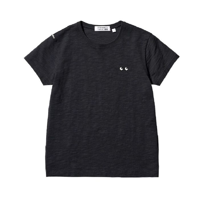 ユニクロとアニヤハインドマーチの「T2 CLASSIC」Tシャツ