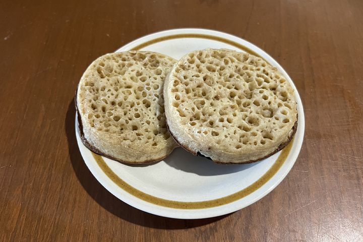 食べ方をめぐり炎上？ 駐英大使のSNS騒動とは