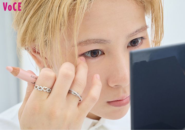 HIROTOは涙袋メイクにも挑戦！