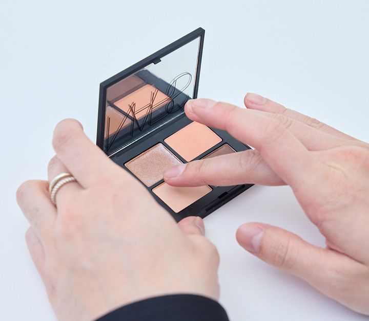 RYOJIはベーシックカラーでデイリーにも使えるアイメイク！