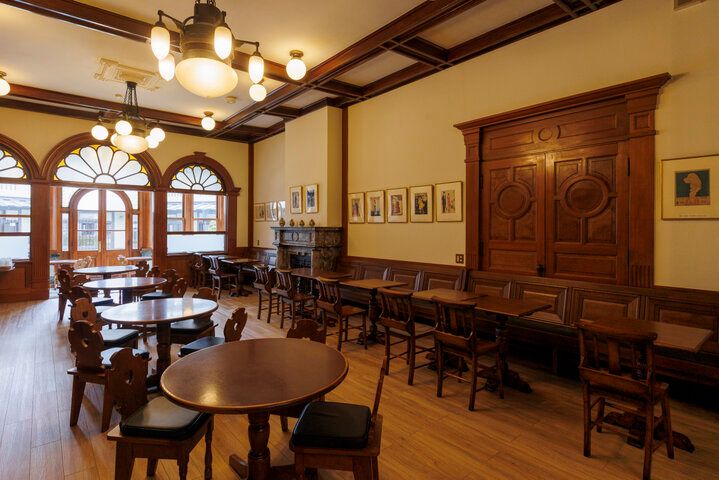 清水寺近くの大正レトロな洋館カフェ「CAFE五龍閣」で、パウンドケーキと香り豊かなコーヒーを