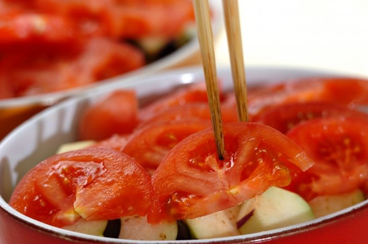 ナスとトマトのグラタン風の作り方1