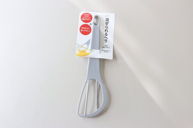 セリアの混ぜられるヘラ