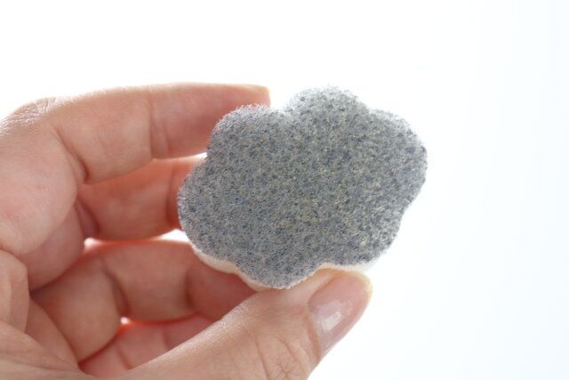 セリアのくもピカの不織布面