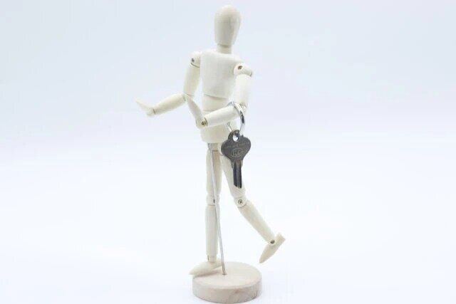 ダイソーのデッサン用人形（20cm）3