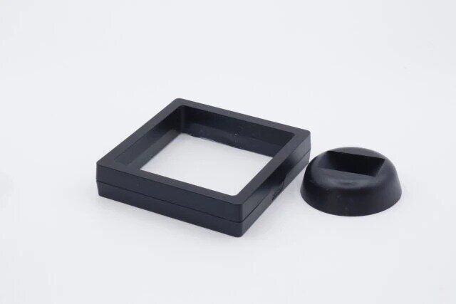 ダイソーのディスプレイフレーム（9cm×9cm）1