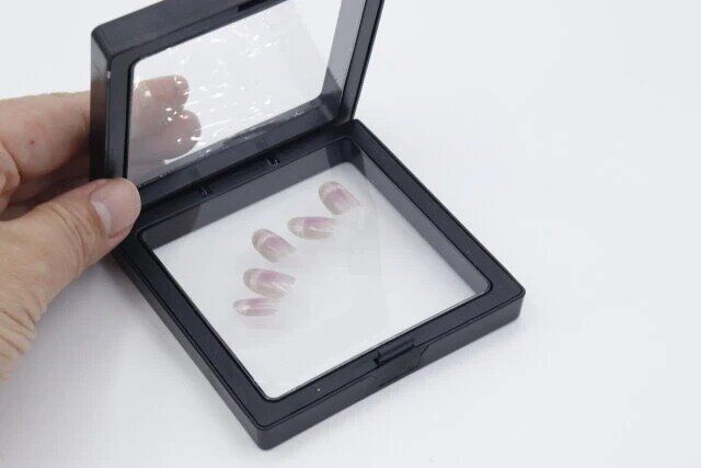 ダイソーのディスプレイフレーム（9cm×9cm）2