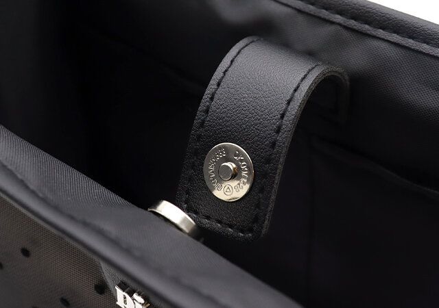 宝島社のムック付録のpiumのショルダーバッグ6