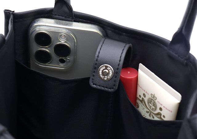 宝島社のムック付録のpiumのショルダーバッグ7