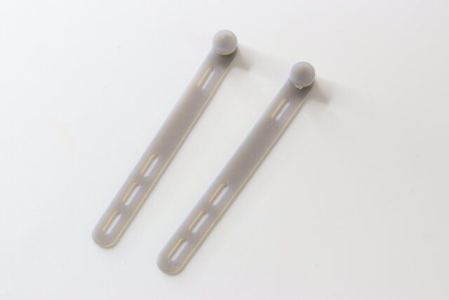 セリアの2本入りRE‐98 連結できるケーブルタイ 半透明 2P