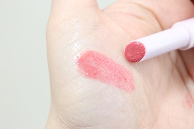 ダイソーの発色が良い＆.Wチャーム リップスクラブ 02a ＜リップクリーム＞ クリアピンク 40541