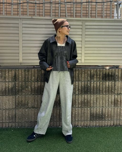 CKシャーリングビスチェとジャケットの子コーデ