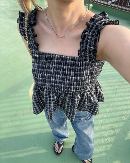 CKシャーリングビスチェを着たコーデ