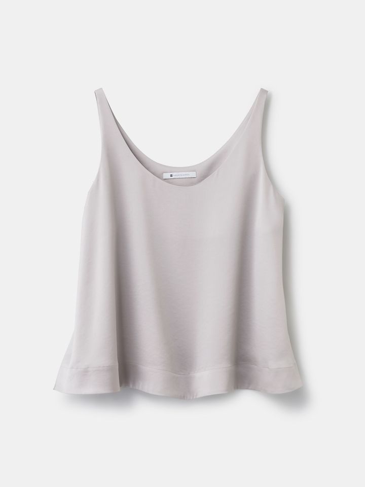 トリアセサテンノースリーブブラウス ¥9,990