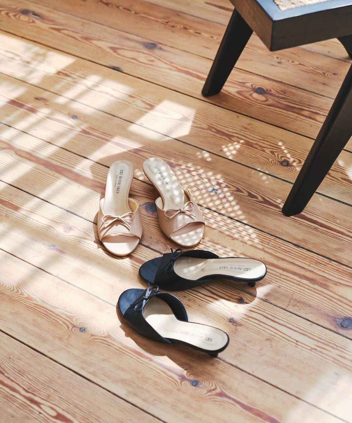 画像: リボンミュール ¥8,800 www.urban-research.jp