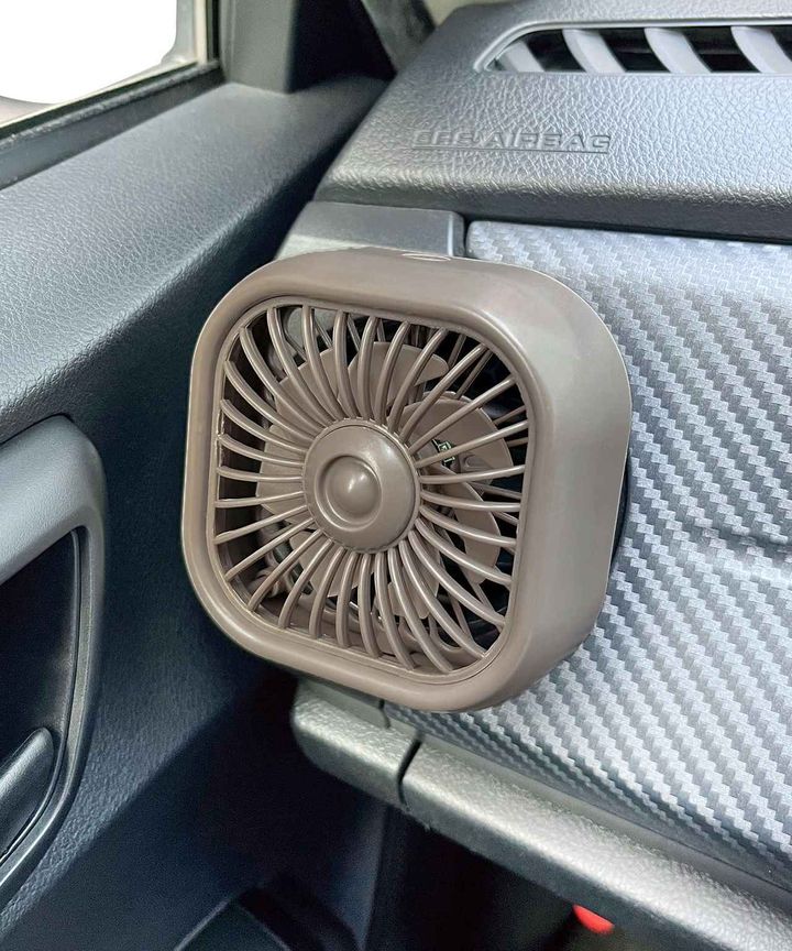 画像1: 出典：3COINS