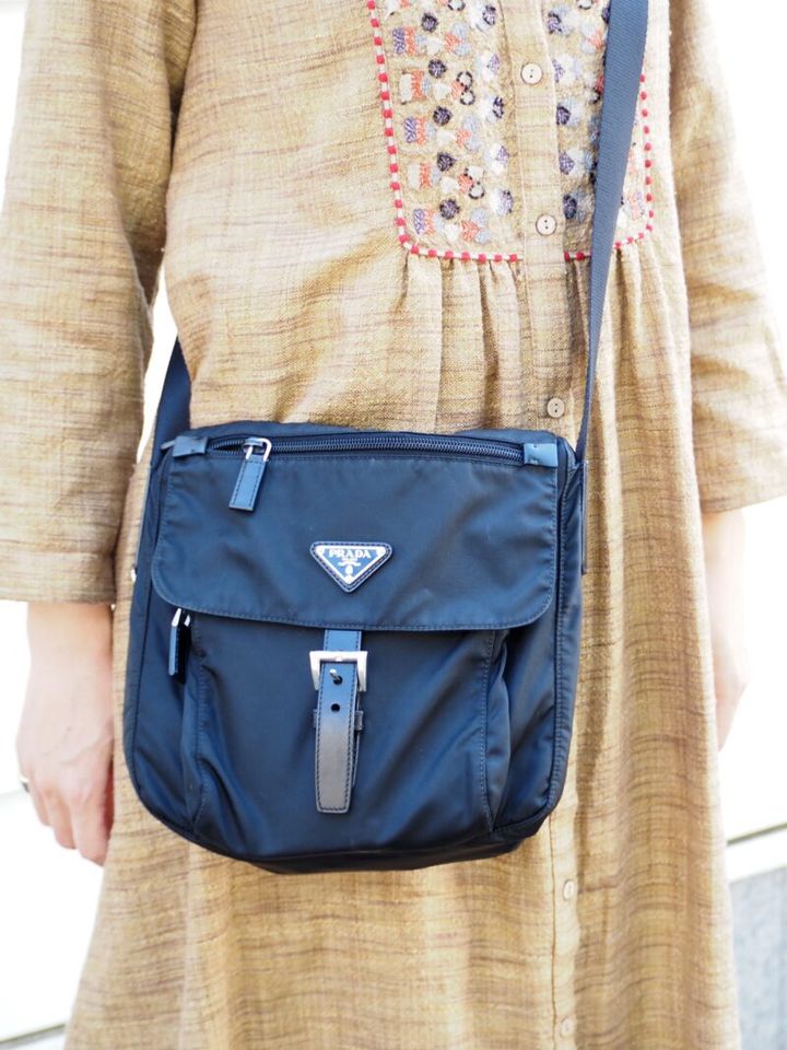 プラダのショルダーバッグ