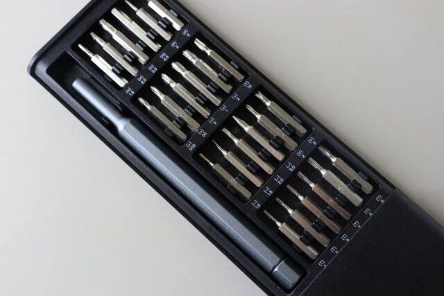 ダイソーの24IN1ドライバーセット