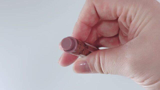 ダイソー ＆. Wチャーム リップティント 01a オレンジブラウン ノック式