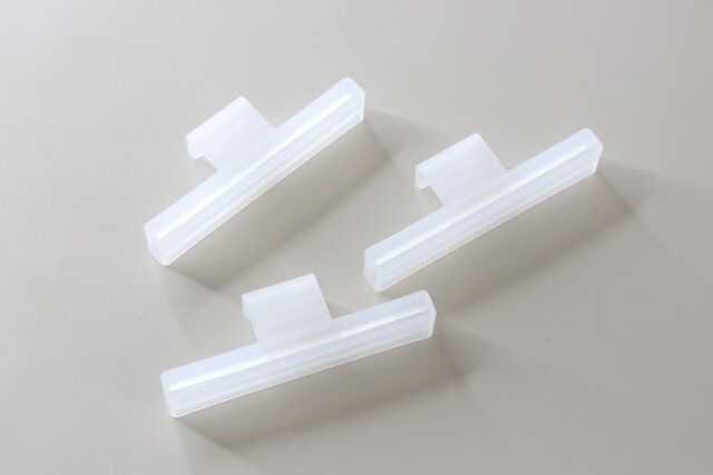 セリアのフック付チューブしぼりは3個入100円