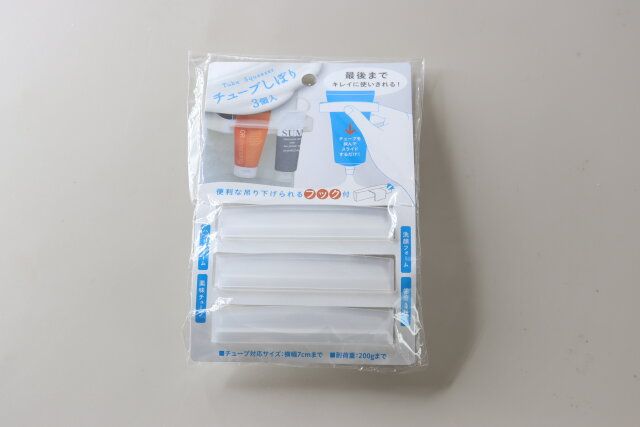セリアのフック付チューブしぼりのパッケージ