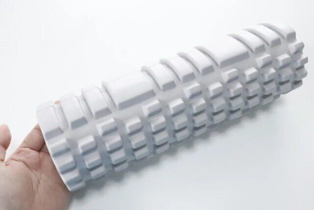 ダイソーのコンパクトなボディローラー（30cm×9.5cm）