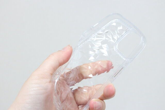 ダイソー キラキラカッティングケース（アイフォーン用、15＆14＆13） 素材