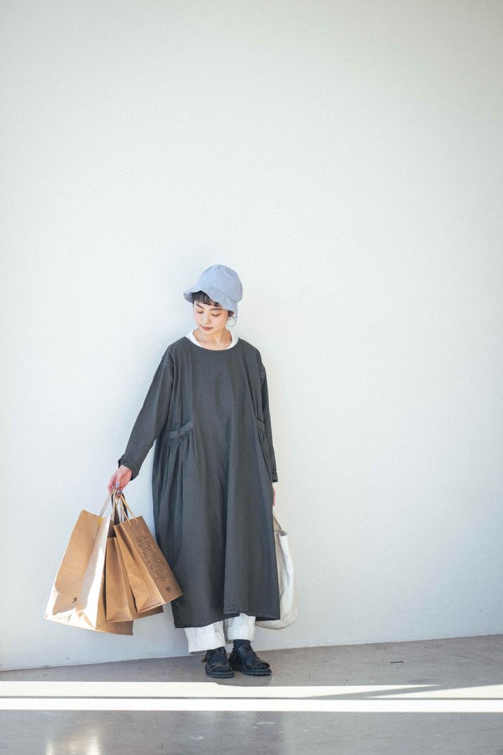 これ、みんなにも知ってほしい！洗いざらし感のあるブルーのハットで一気に夏感がアップするって【FUDGE FRIEND おしゃれさんの毎日コーディネート vol.532｜田中真里奈】