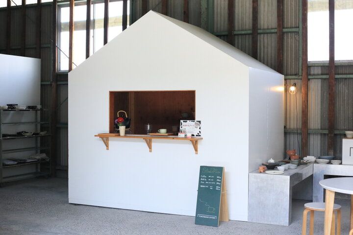 焼き物の街、常滑でクラフト体験。土の温もりと優しい色に癒される陶芸ショップ＆工房「TOKONAME STORE」