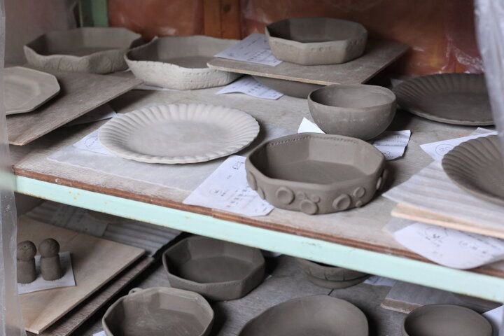 焼き物の街、常滑でクラフト体験。土の温もりと優しい色に癒される陶芸ショップ＆工房「TOKONAME STORE」