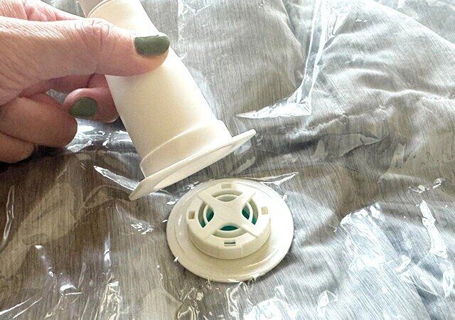 ダイソーのバルブ式圧縮袋用アタッチメント4