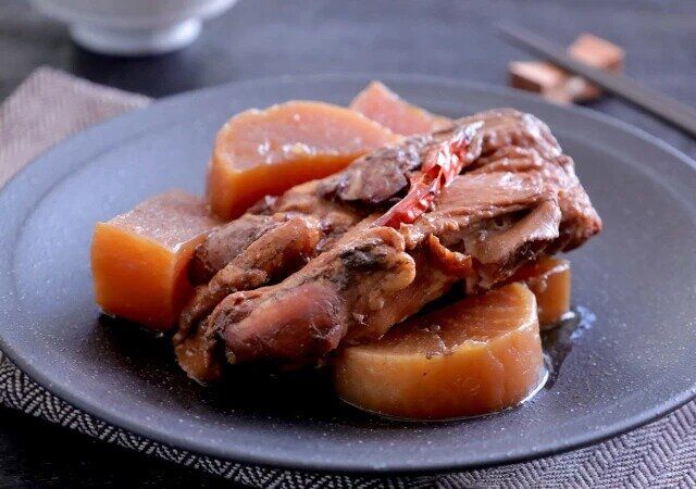 鶏と大根の煮物