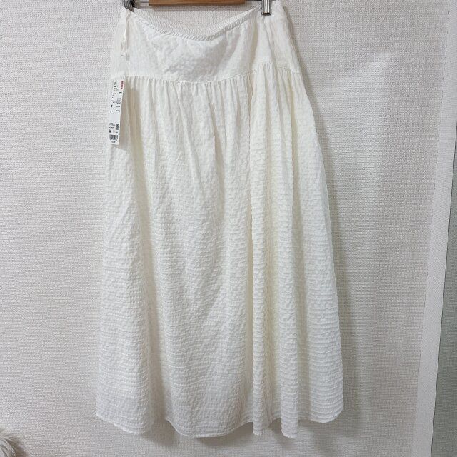 ユニクロ シアサッカーボリュームスカート 後ろ側