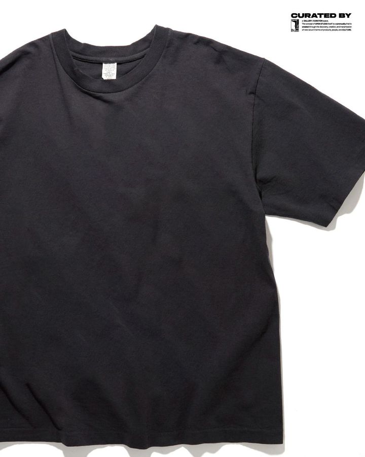 画像: 90年代のムードたっぷりのTシャツのボディ 出典：「オルタナティブ・ロックと写真、アートの関係性」