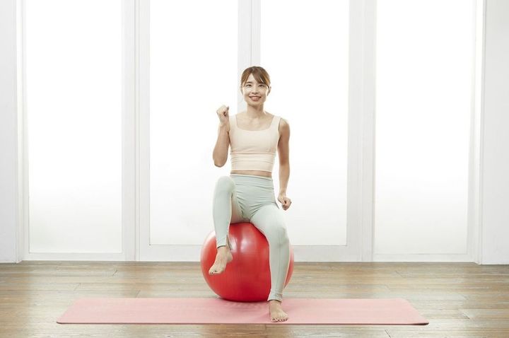 出典＝SAYAKA『バランスボール「美やせ」革命』（プレジデント社）