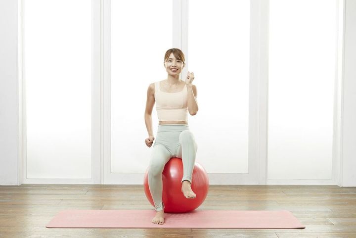 出典＝SAYAKA『バランスボール「美やせ」革命』（プレジデント社）