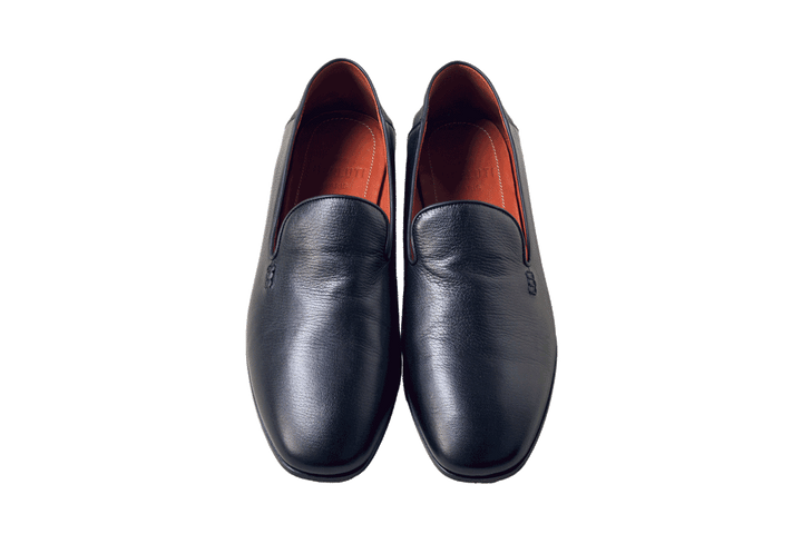 〈ベルルッティ〉のレザーシューズ