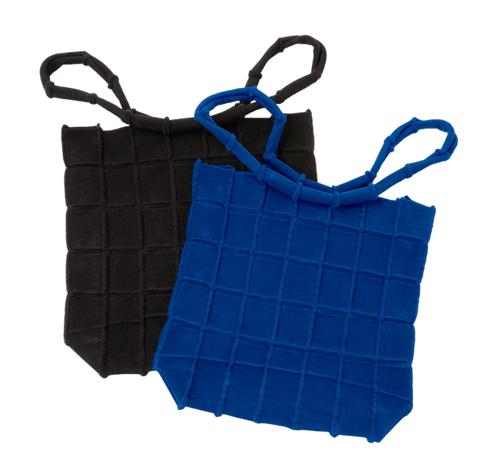 マテモノのカットロスを抑えた無縫製技術を活かしたユニークなデザインのバッグ