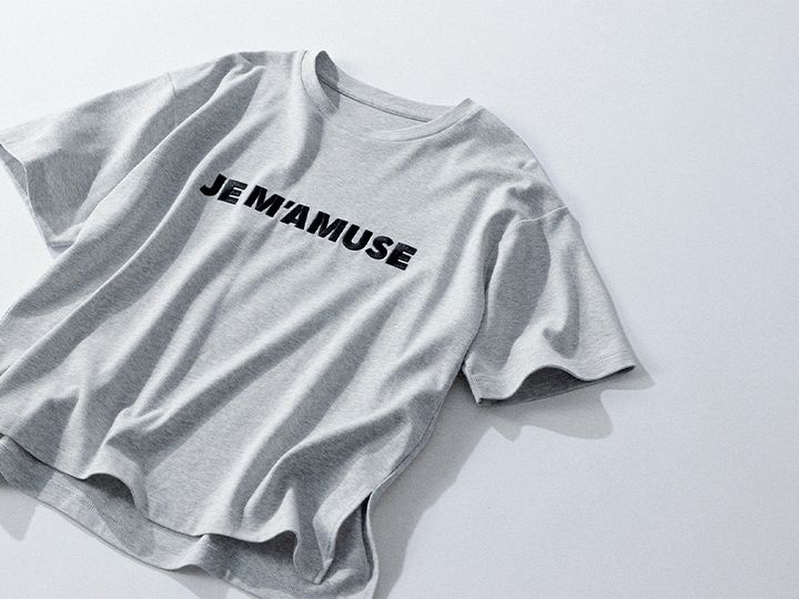 アンフィーロのグレーTシャツはロゴが刺繍タイプだからよりきれいめ感UP