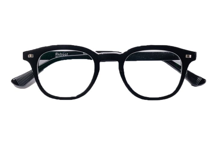 顔の印象が一気に旬顔になれる！おしゃれなメガネ4選