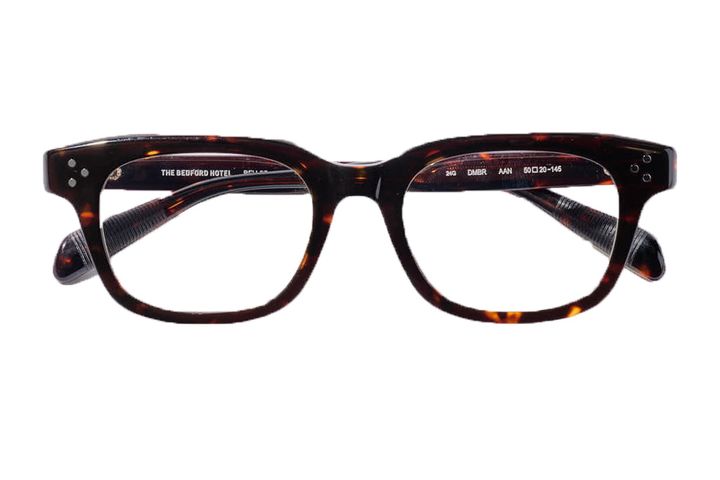 顔の印象が一気に旬顔になれる！おしゃれなメガネ4選