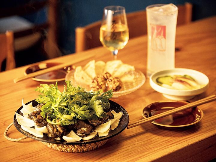 本町『めし処 ゑノゐ』の「但馬どりもも籠炙り」、「ゑのゐボール」、「糠漬け」