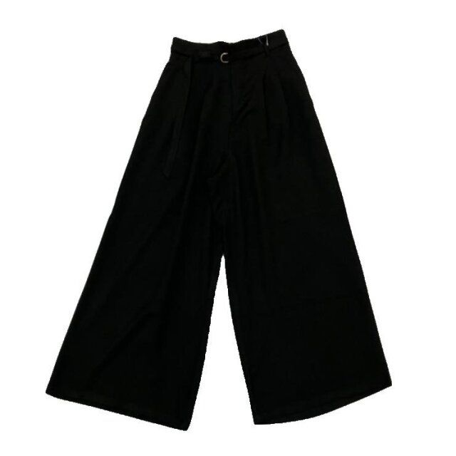 しまむらのベルト付きタックワイドパンツ
